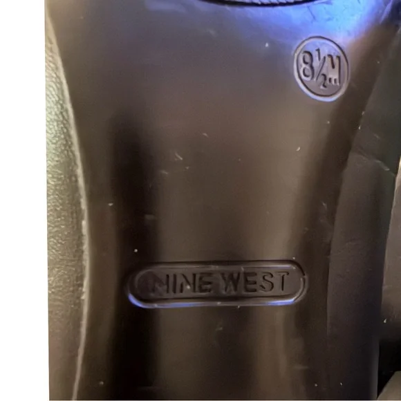 Nine West | Classic Black Leather Pointed Pumps-8.5M - Picture 7 of 10